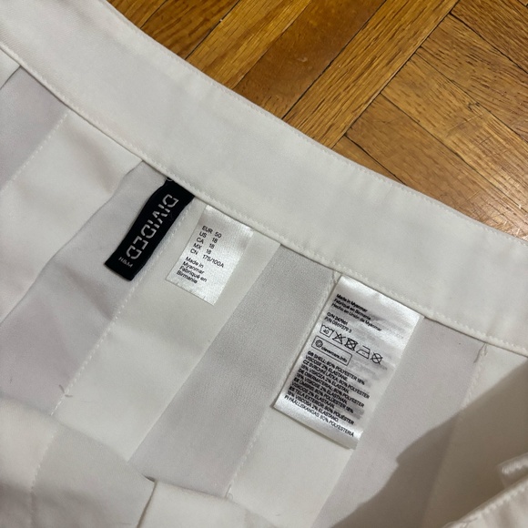 H&M pleated white skirt plus size * accepting offers - Picture 4 of 5